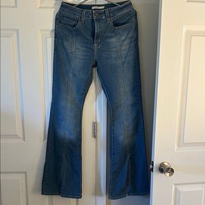 Levi's Women's Flare Jeans in Classic Blue